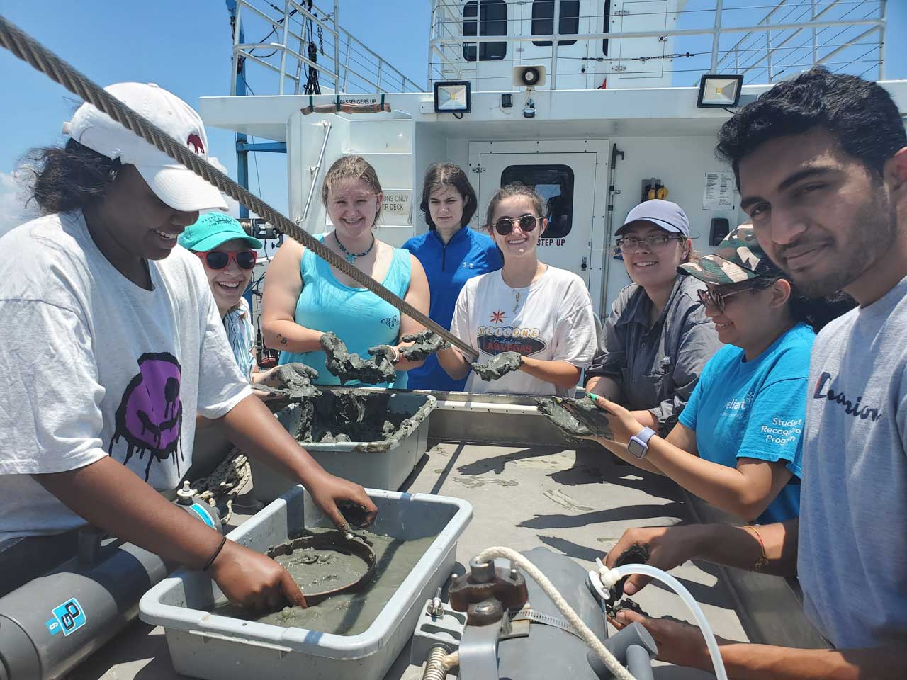 Undergraduate Students on R/V Alabama Discovery